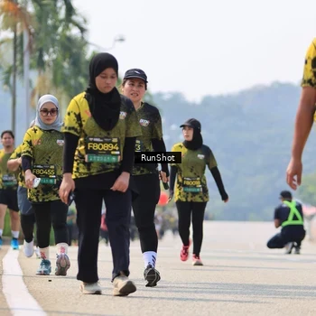 Runner Photo 7059537