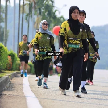 Runner Photo 7059542
