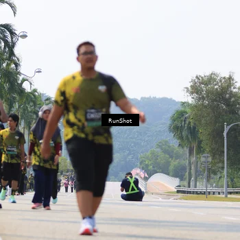 Runner Photo 7059843