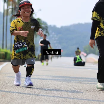 Runner Photo 7059974