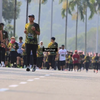 Runner Photo 7060073