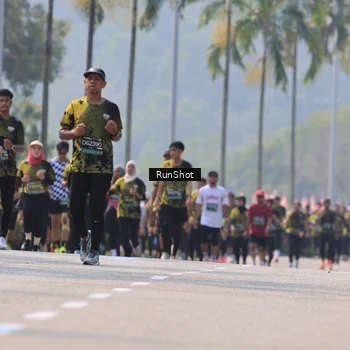 Runner Photo 7060080