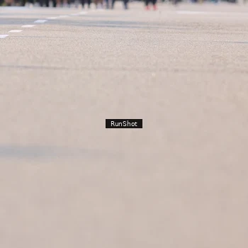 Runner Photo 7060100