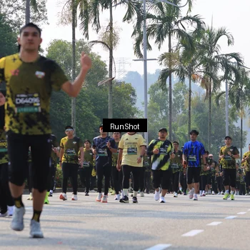 Runner Photo 7060126