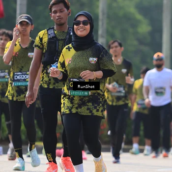 Runner Photo 7060202