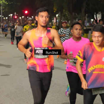 Runner Photo 7060323
