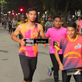 Runner Photo 7060324