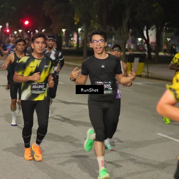 Runner Photo 7060425