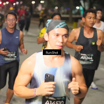 Runner Photo 7060672