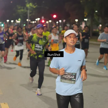 Runner Photo 7060744