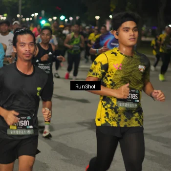 Runner Photo 7061001