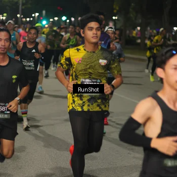 Runner Photo 7061003