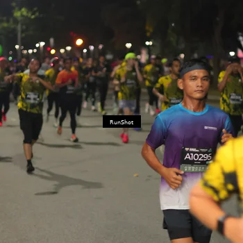 Runner Photo 7061093