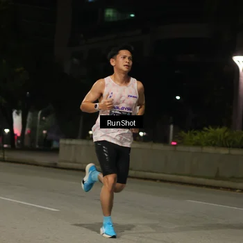 Runner Photo 7061100