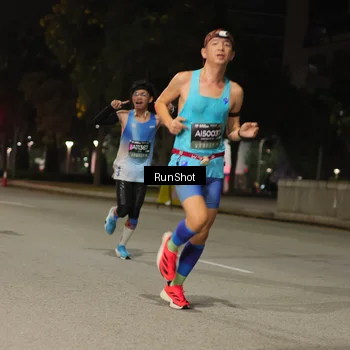 Runner Photo 7061676
