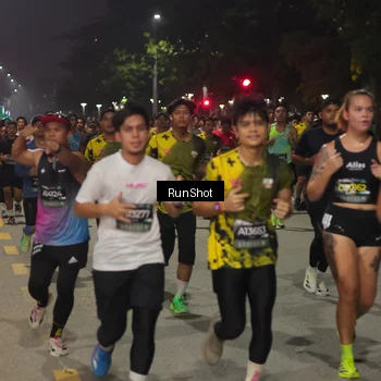 Runner Photo 7061705