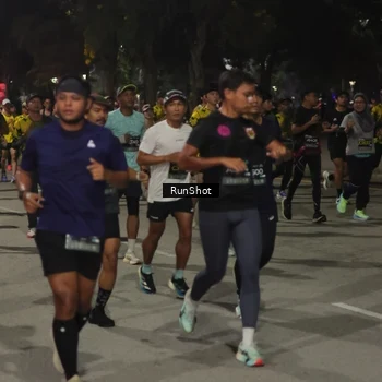Runner Photo 7062100