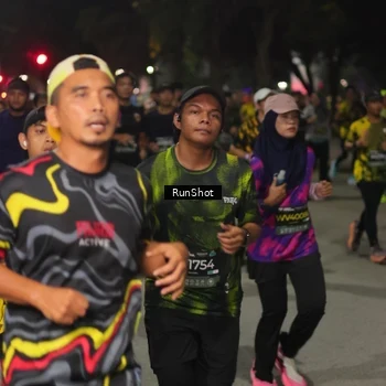 Runner Photo 7062102