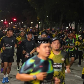 Runner Photo 7063003