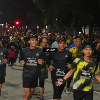 Runner Photo 7063011