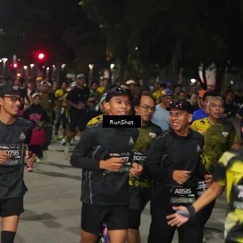 Runner Photo 7063025