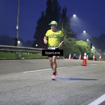 Runner Photo 7063040