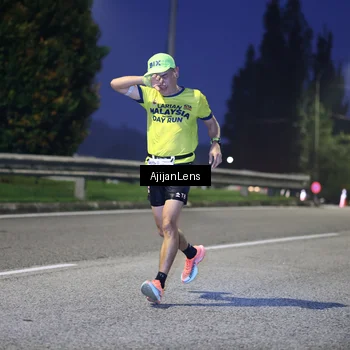 Runner Photo 7063101