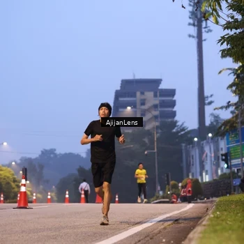 Runner Photo 7063373