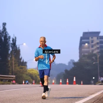 Runner Photo 7063463