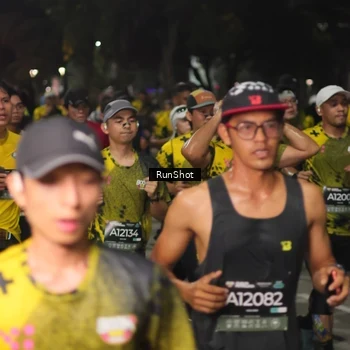 Runner Photo 7063576