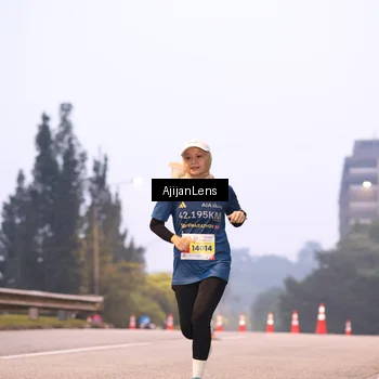 Runner Photo 7063743