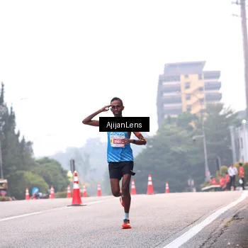 Runner Photo 7064001