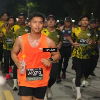 Runner Photo 7064003