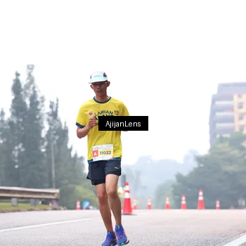 Runner Photo 7064100