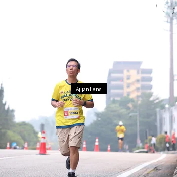 Runner Photo 7064101