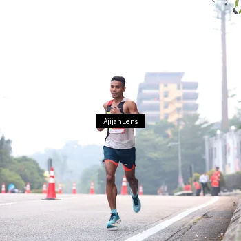 Runner Photo 7064111