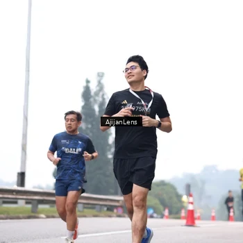 Runner Photo 7064211