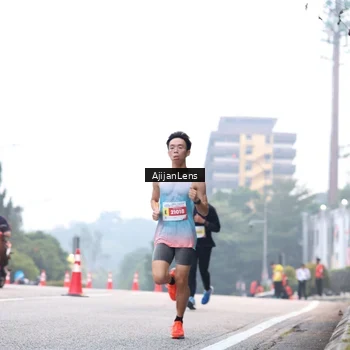 Runner Photo 7064243