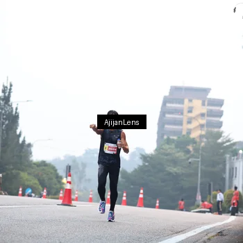 Runner Photo 7064316