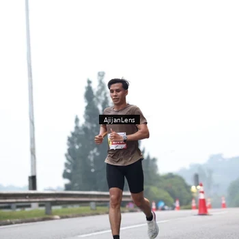 Runner Photo 7064356