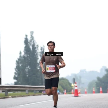 Runner Photo 7064359