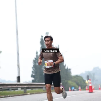 Runner Photo 7064360