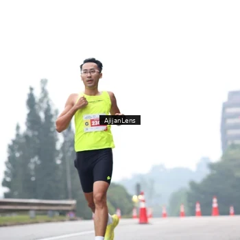 Runner Photo 7064379