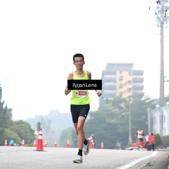 Runner Photo 7064411