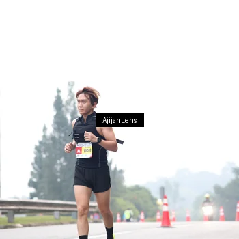 Runner Photo 7064474