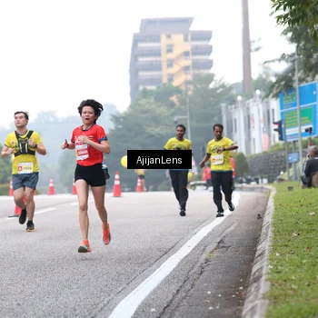 Runner Photo 7064541