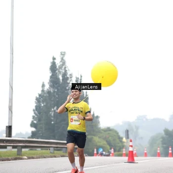 Runner Photo 7064595