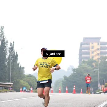 Runner Photo 7064615