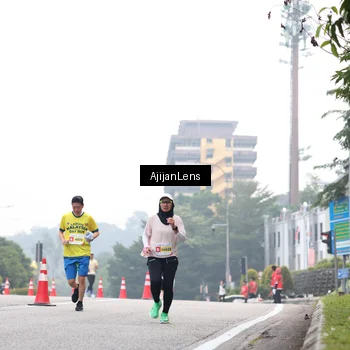 Runner Photo 7064705