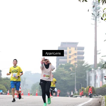 Runner Photo 7064715